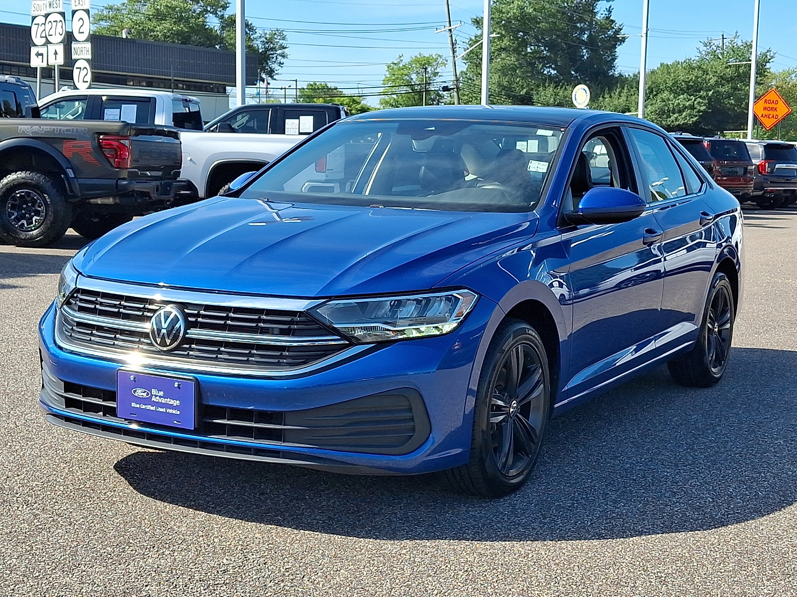 Used 2022 Volkswagen Jetta SE FWD image 4