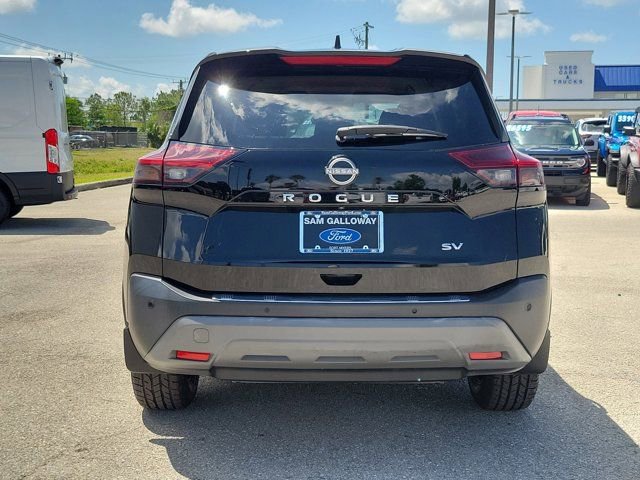 Used 2023 Nissan Rogue SV FWD image 5