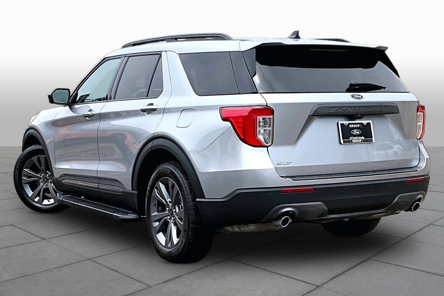 Certified 2023 Ford Explorer XLT w/ Equipment Group 202A RWD image 12
