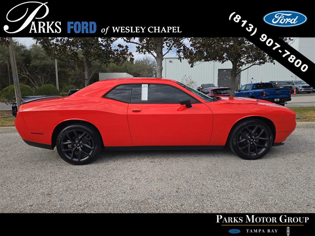 Used 2019 Dodge Challenger SXT w/ Blacktop Package image 2