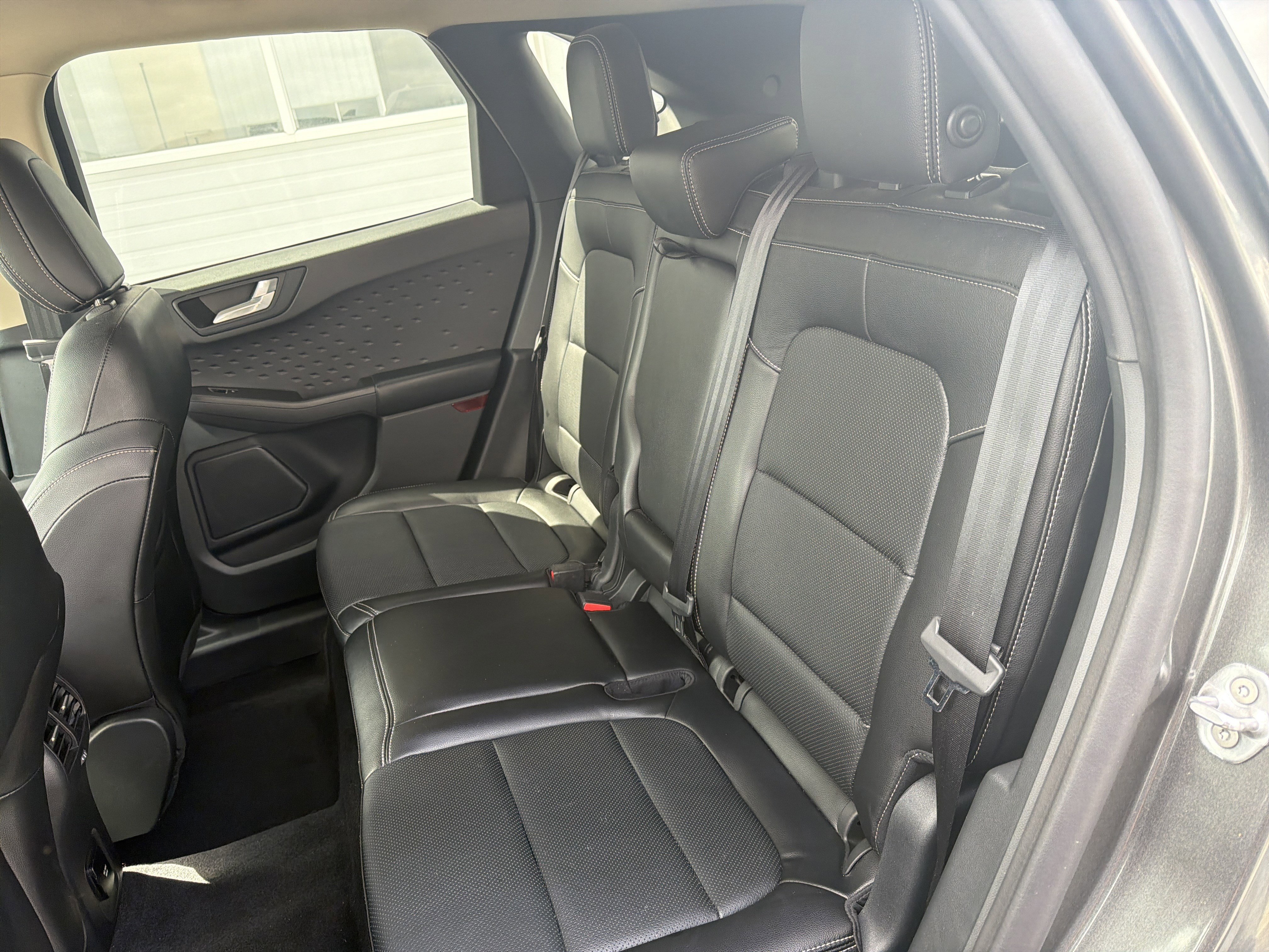 Certified 2020 Ford Escape Titanium AWD/4WD image 27