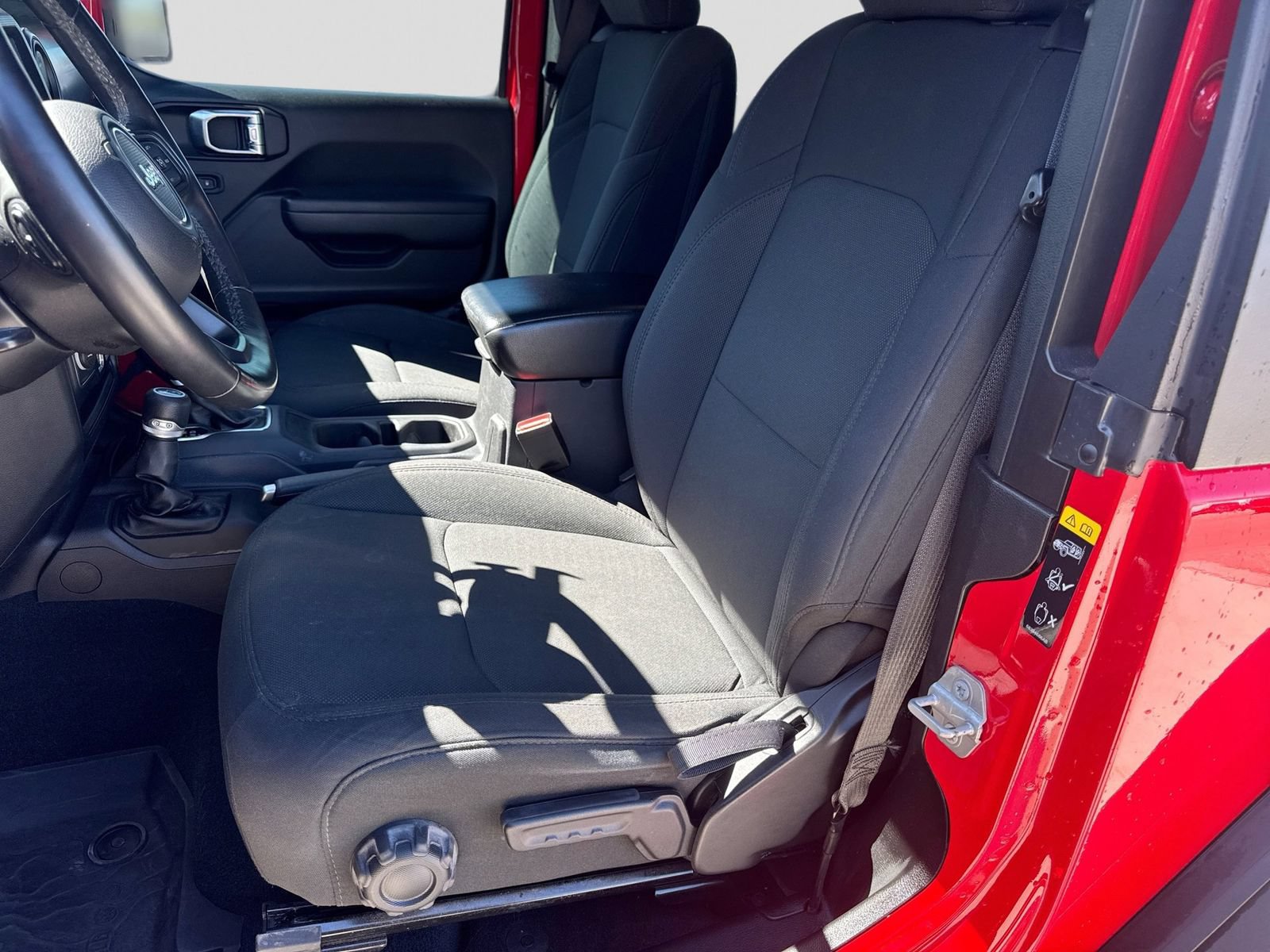 Used 2022 Jeep Wrangler Sport AWD/4WD image 19
