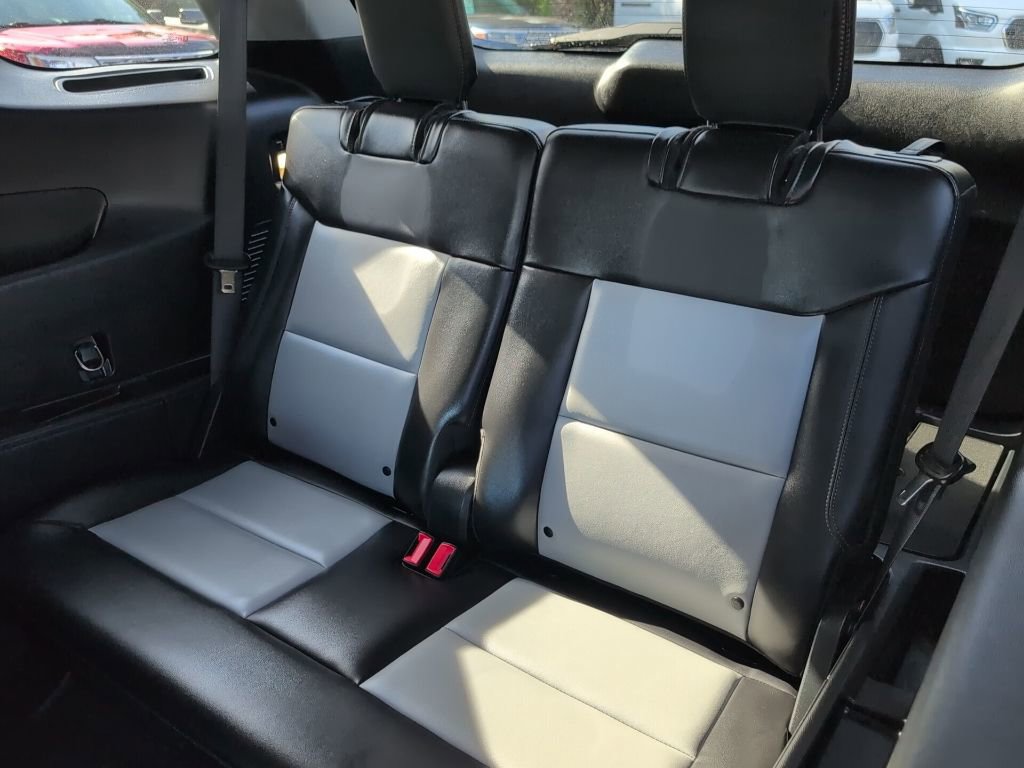 Certified 2022 Ford Explorer XLT w/ Equipment Group 202A image 12