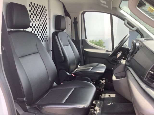 Certified 2025 Ford Transit 250 Low Roof w/ Exterior Upgrade Package RWD image 24