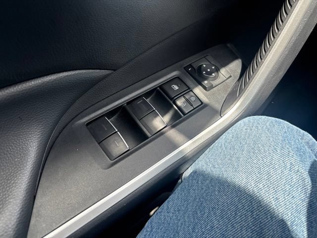 Used 2025 Toyota RAV4 XLE FWD image 23