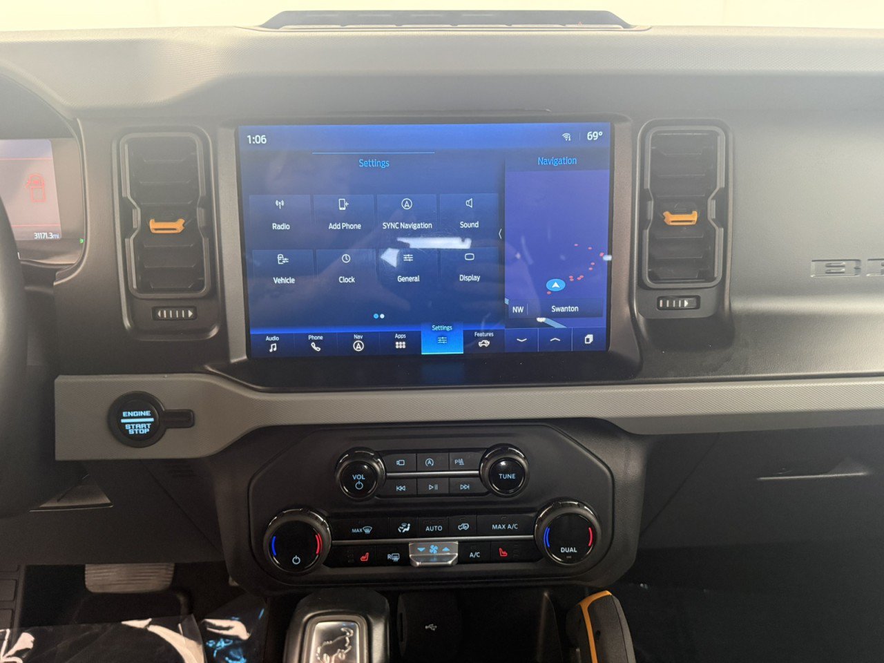 Certified 2023 Ford Bronco Badlands w/ Sasquatch Package AWD/4WD image 19
