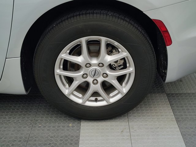 Used 2024 Chrysler Pacifica Touring-L FWD image 14