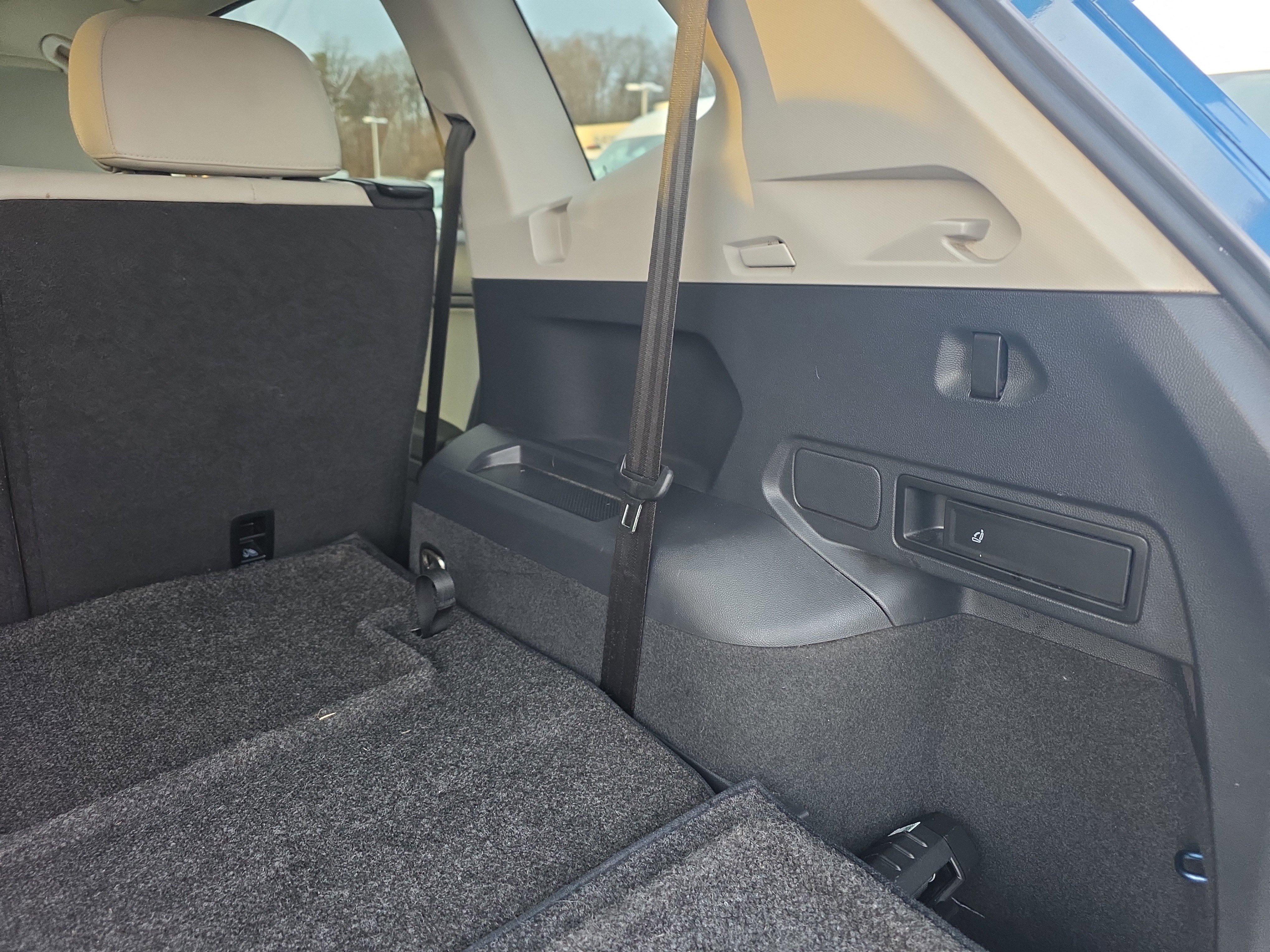 Used 2019 Volkswagen Tiguan SEL w/ 3rd Row Seat Package image 18