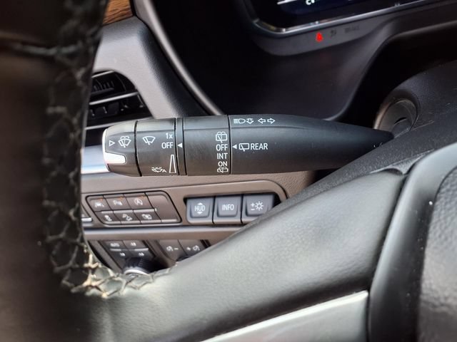 Used 2024 Chevrolet Suburban Premier w/ Premium Package 2 AWD/4WD image 10