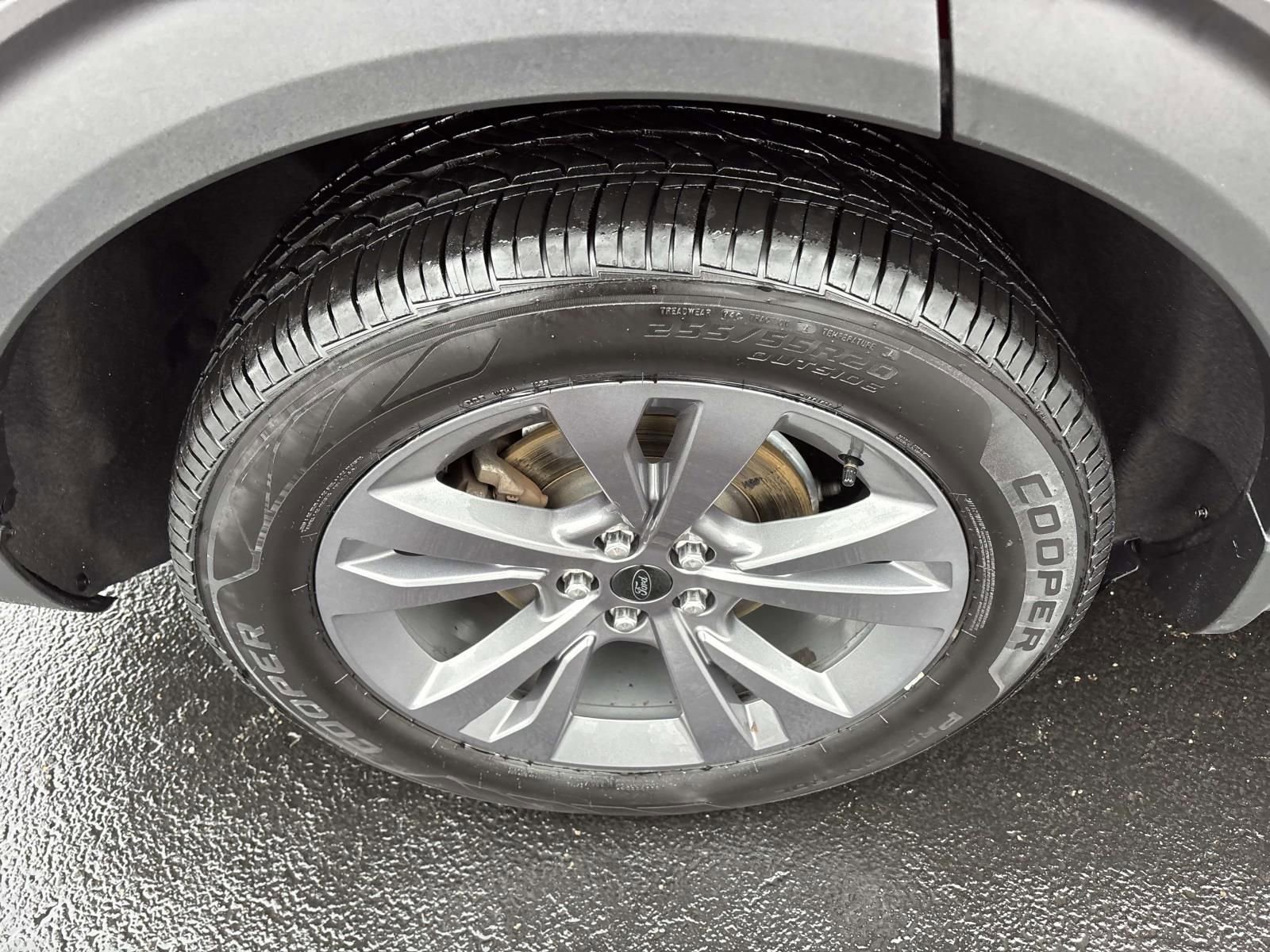 Certified 2022 Ford Explorer XLT w/ Equipment Group 202A image 12