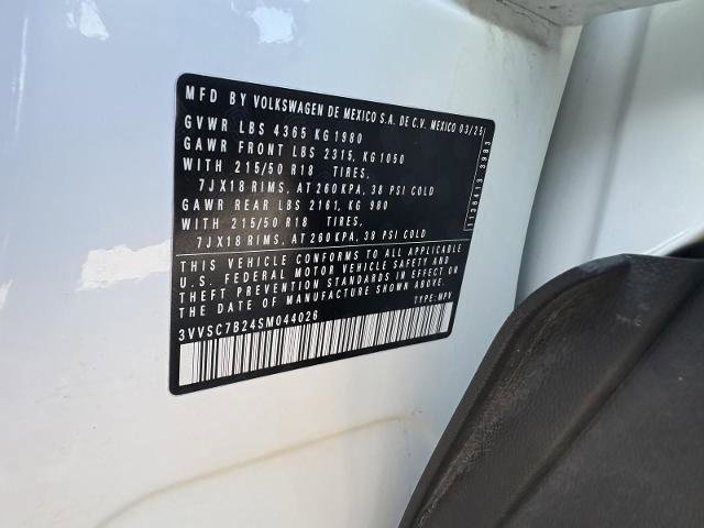 Used 2025 Volkswagen Taos SE image 31