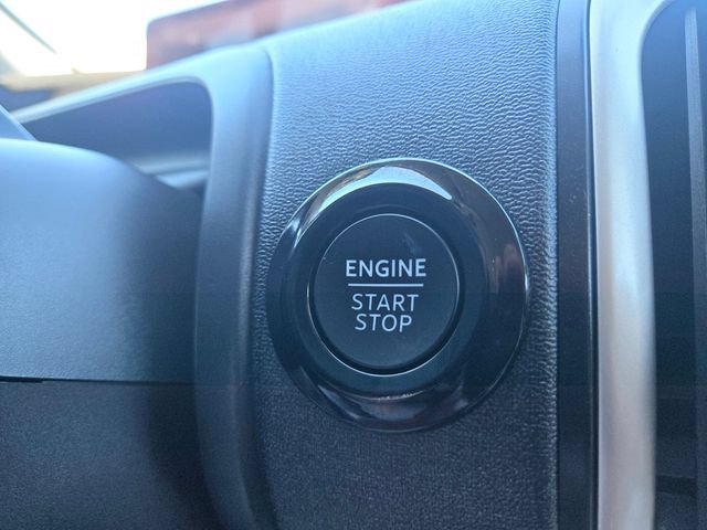 Certified 2025 Ford Expedition Active AWD/4WD image 18