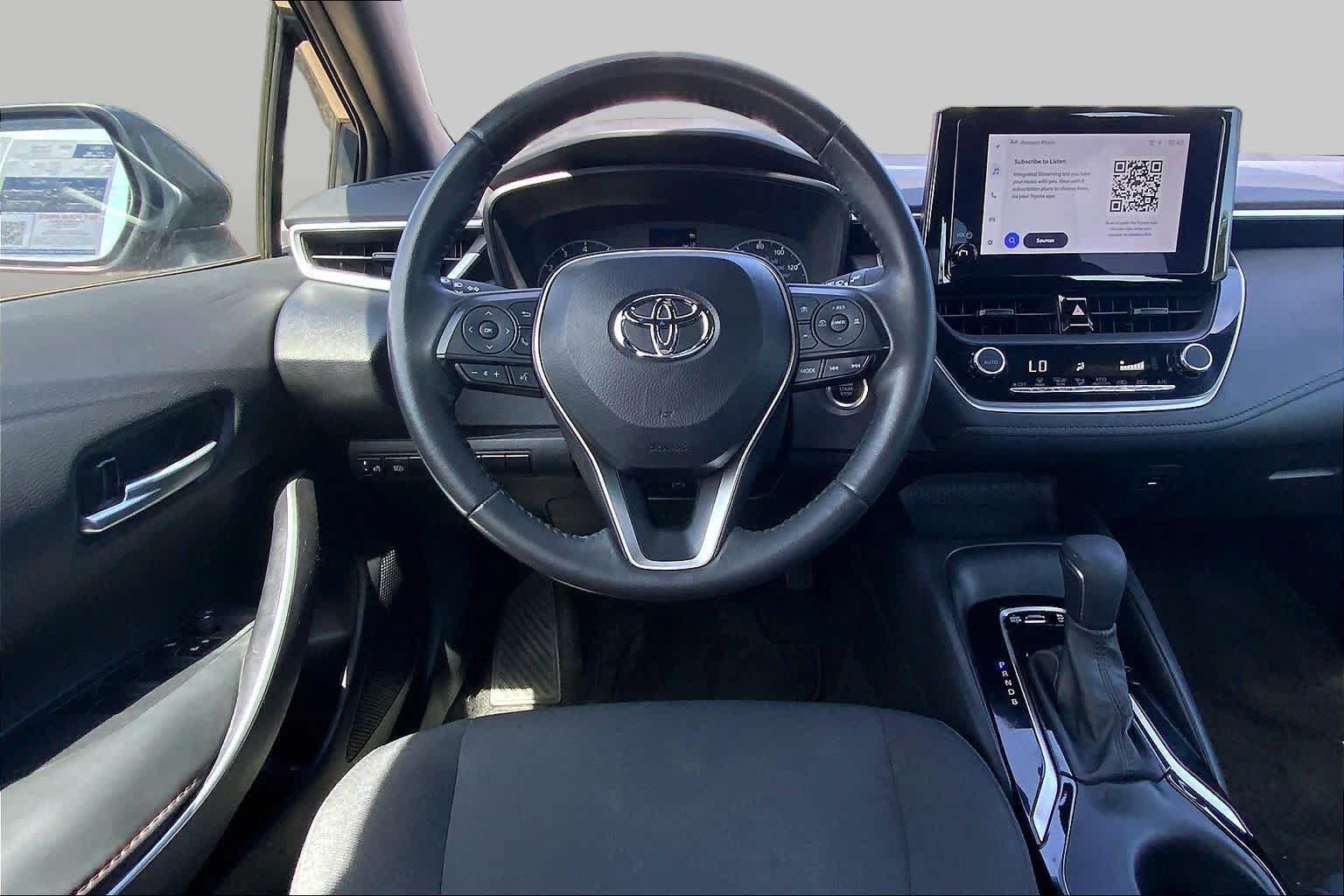 Used 2024 Toyota Corolla SE FWD image 6
