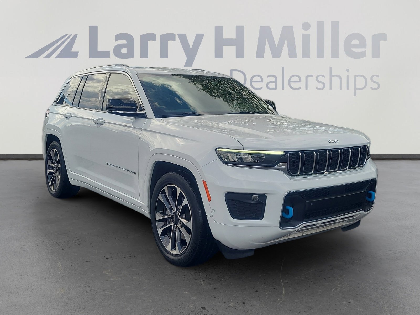 Used 2022 Jeep Grand Cherokee Overland AWD/4WD image 7