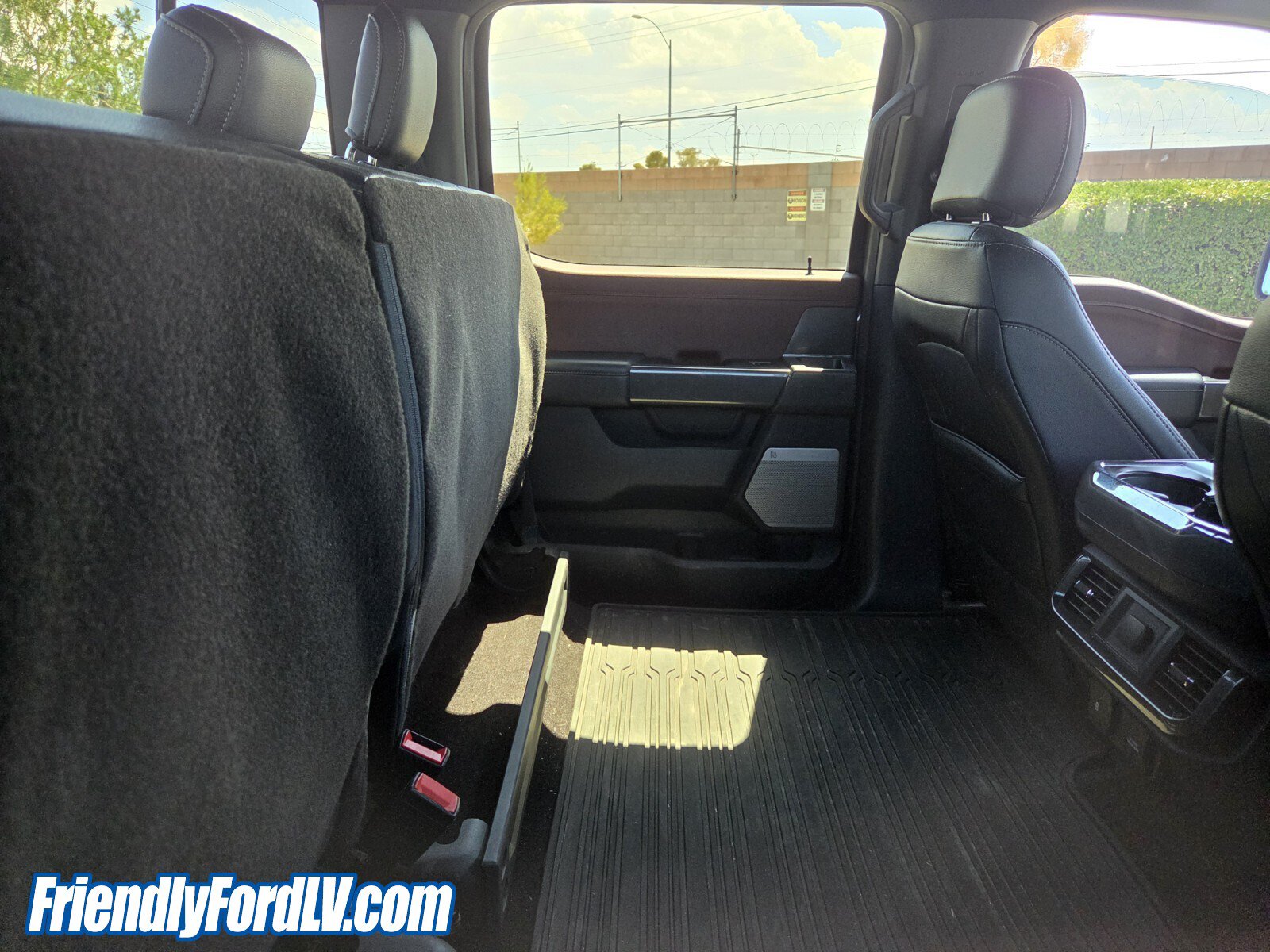 Certified 2021 Ford F150 Lariat RWD image 4