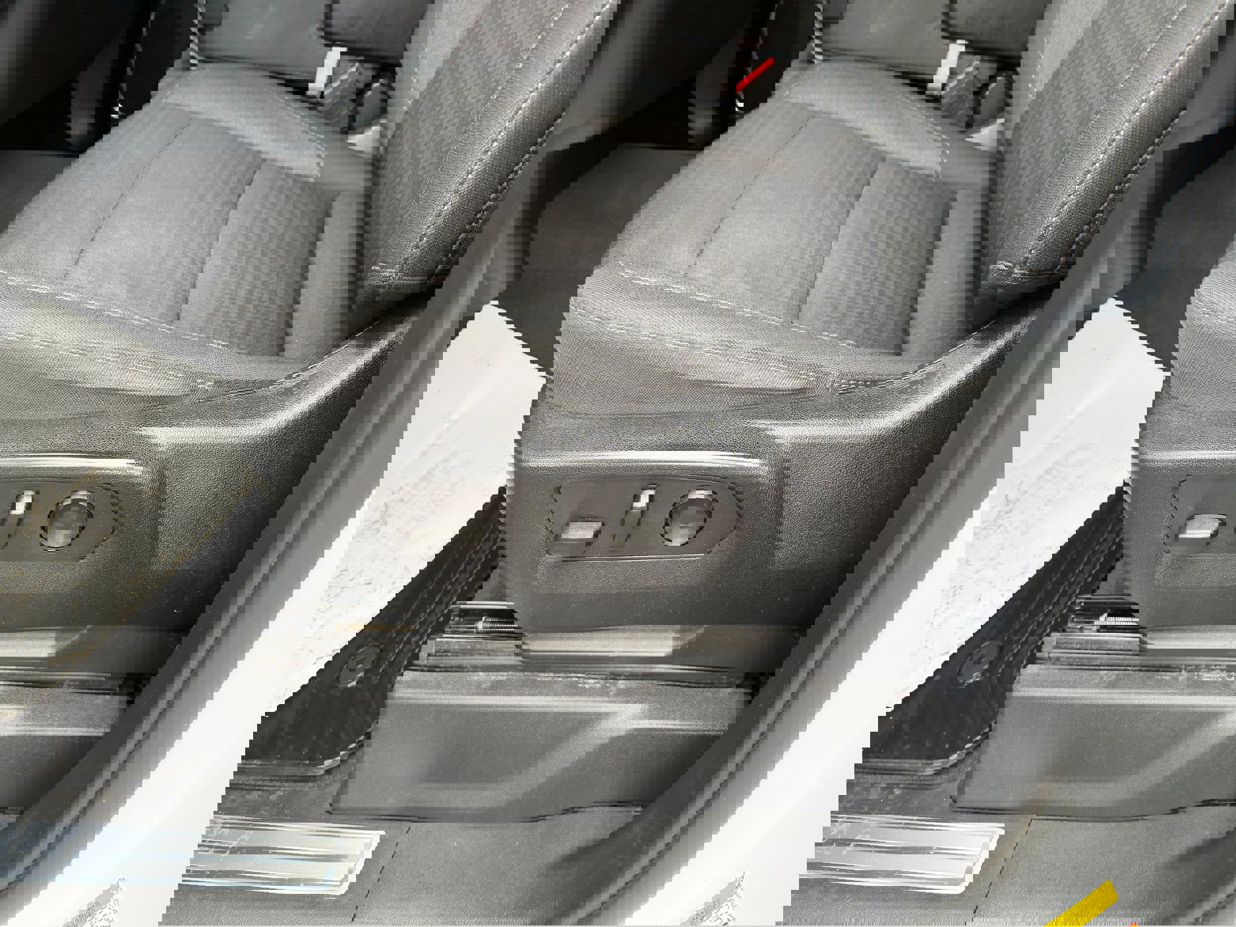 Used 2022 Chevrolet Silverado 1500 LT w/ Z71 Off-Road Package image 18