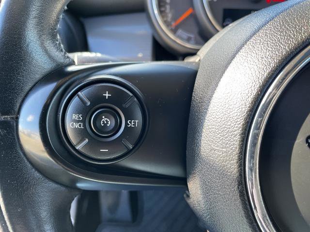 Used 2016 MINI Cooper 4-Door Hardtop image 18