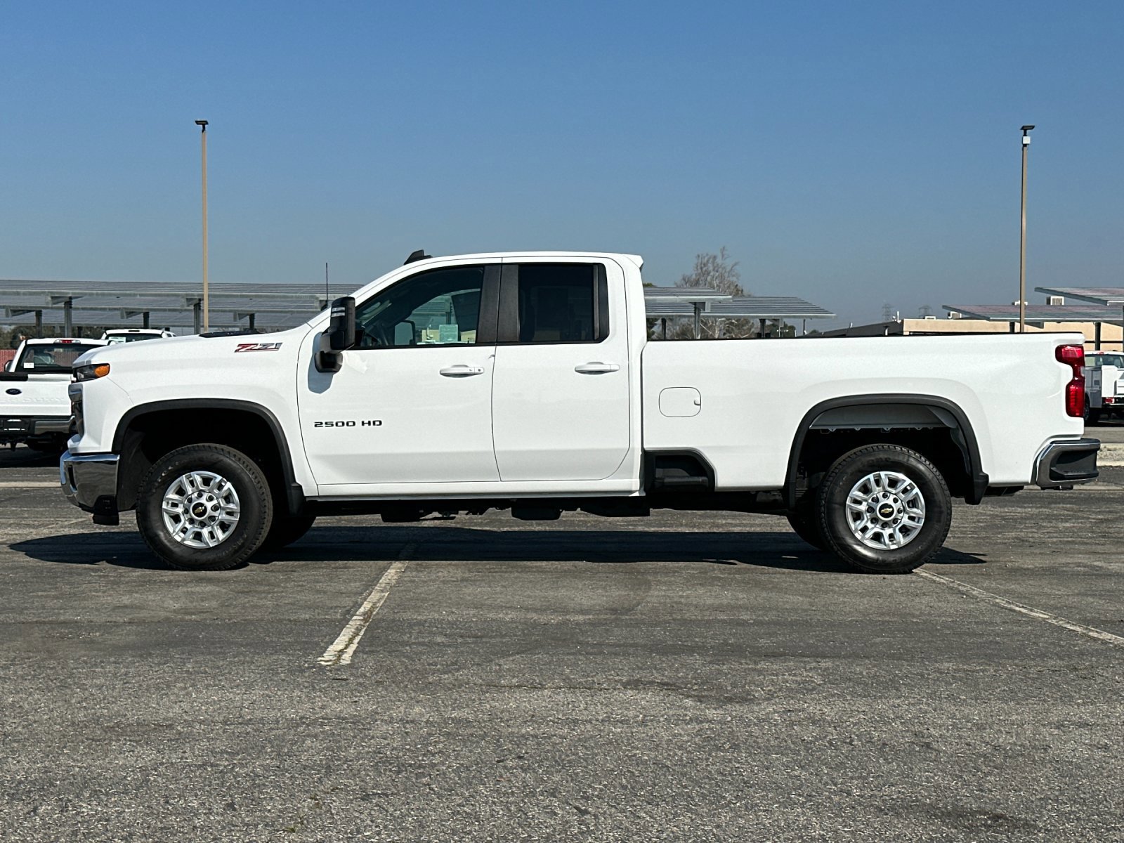 Used 2024 Chevrolet Silverado 2500 LT w/ Convenience Package image 2