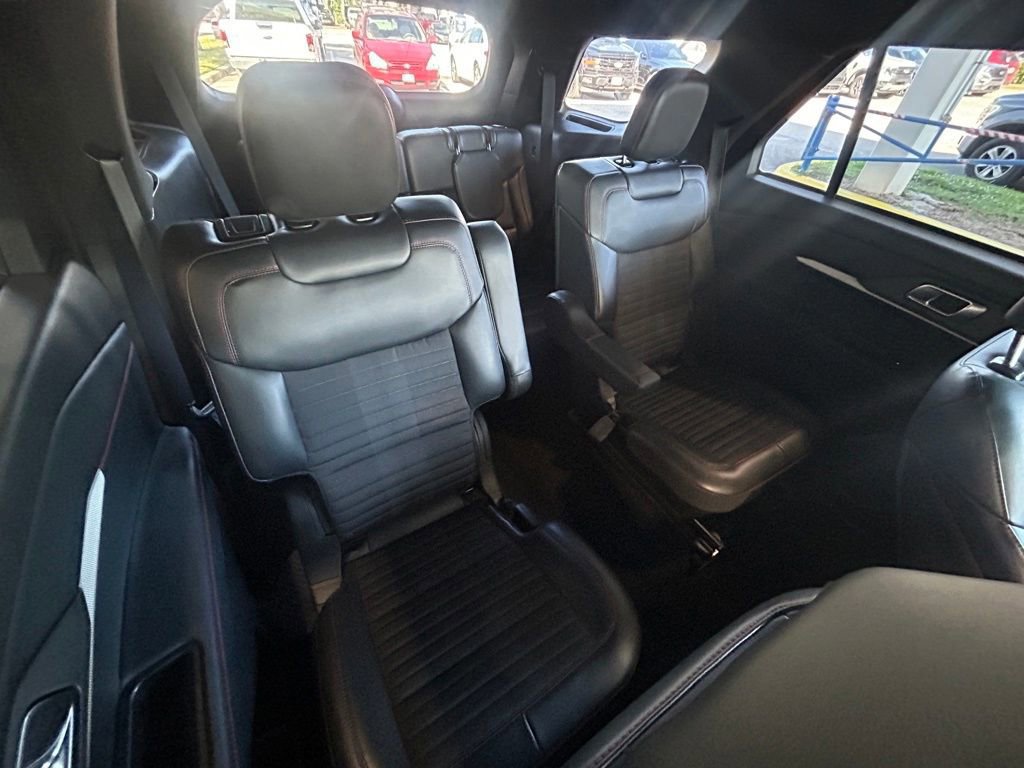 Certified 2025 Ford Explorer ST-Line image 28