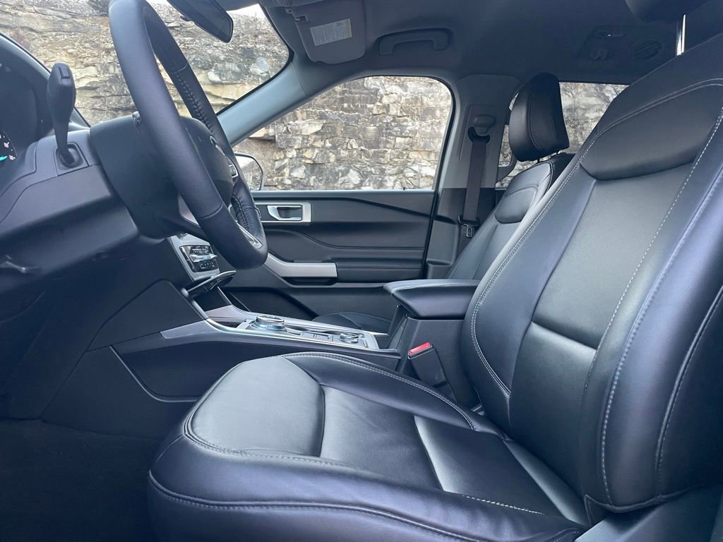 Certified 2024 Ford Explorer XLT w/ Equipment Group 202A image 19