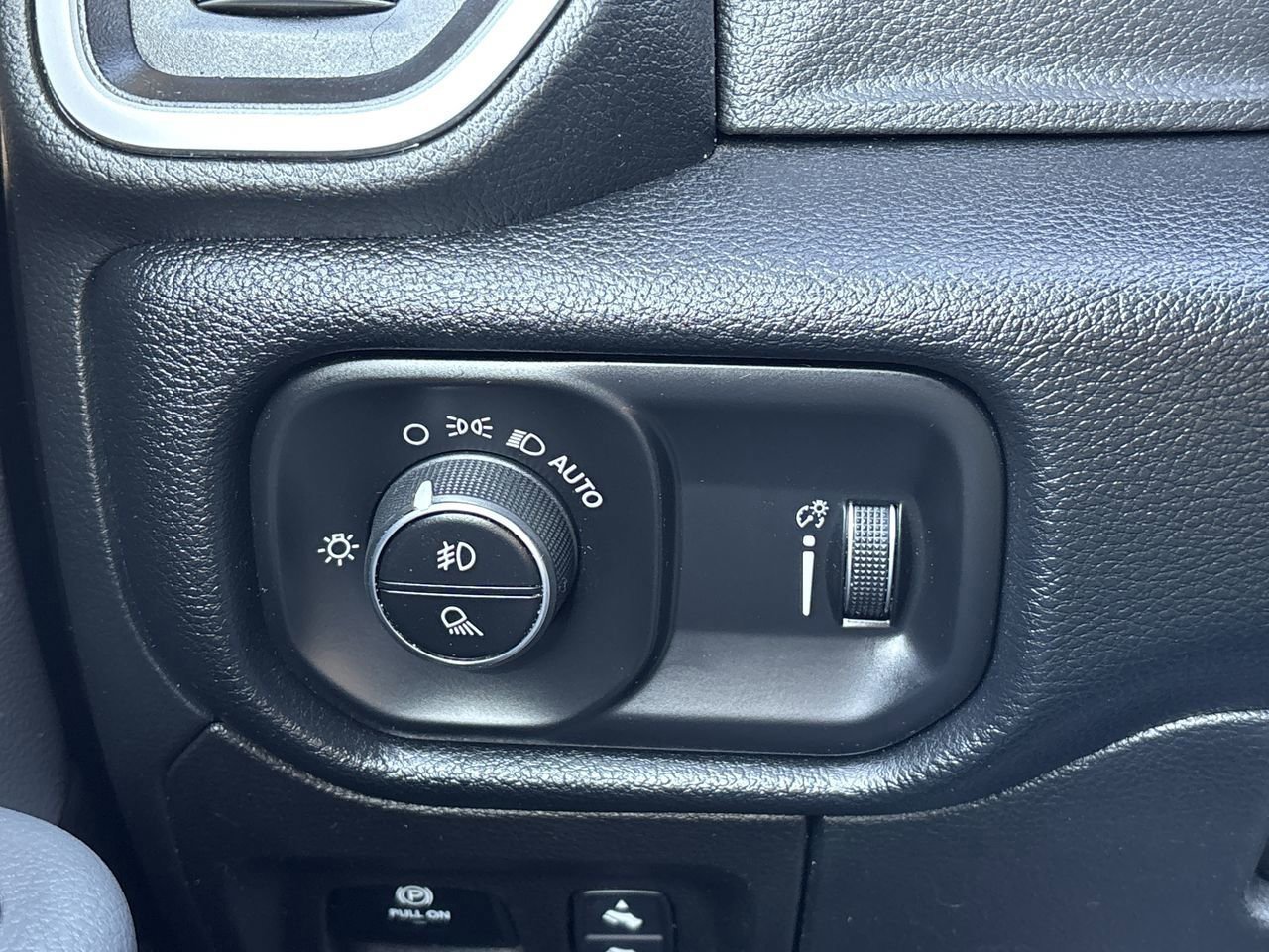 Used 2021 RAM 1500 Big Horn image 31