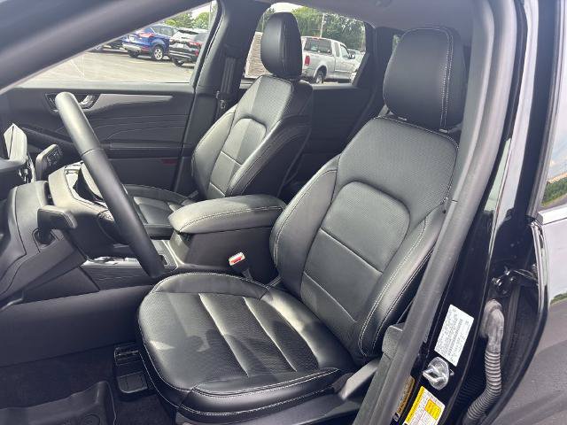 Certified 2024 Ford Escape Platinum AWD/4WD image 11