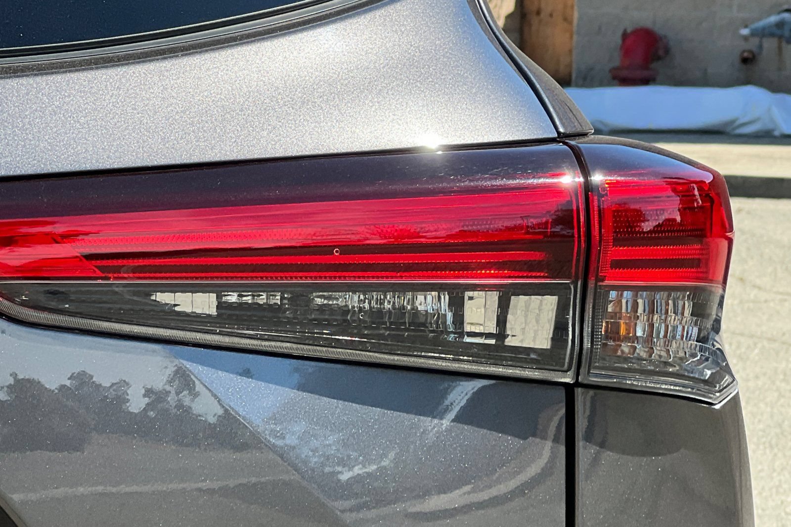 Used 2022 Toyota Highlander LE FWD image 47