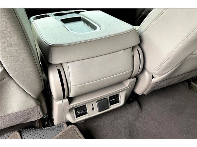 Used 2026 GMC Sierra 1500 SLT AWD/4WD image 13