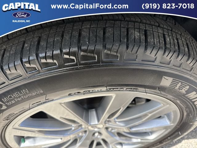 Certified 2025 Ford Explorer Platinum RWD image 14