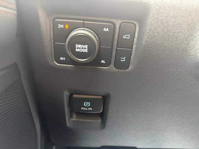 Certified 2025 Ford Expedition Active AWD/4WD image 27