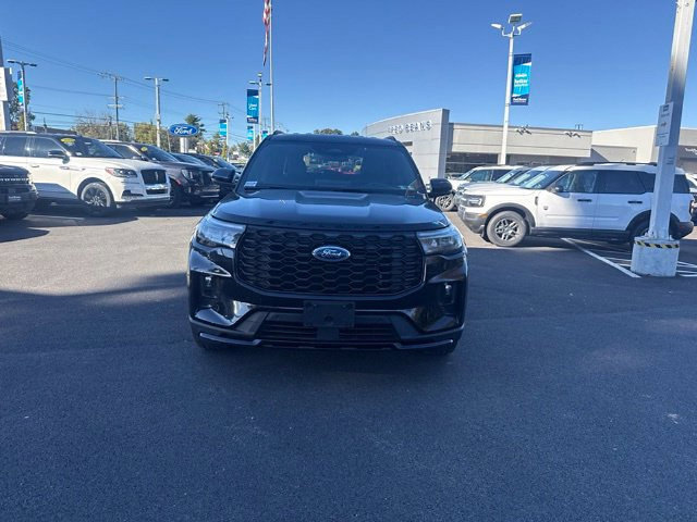 Certified 2025 Ford Explorer ST-Line AWD/4WD image 2