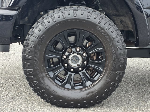 Certified 2022 Ford F250 Lariat w/ Tremor Off-Road Package AWD/4WD image 10