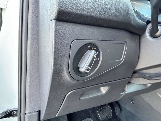 Used 2023 Volkswagen Tiguan SE FWD image 12