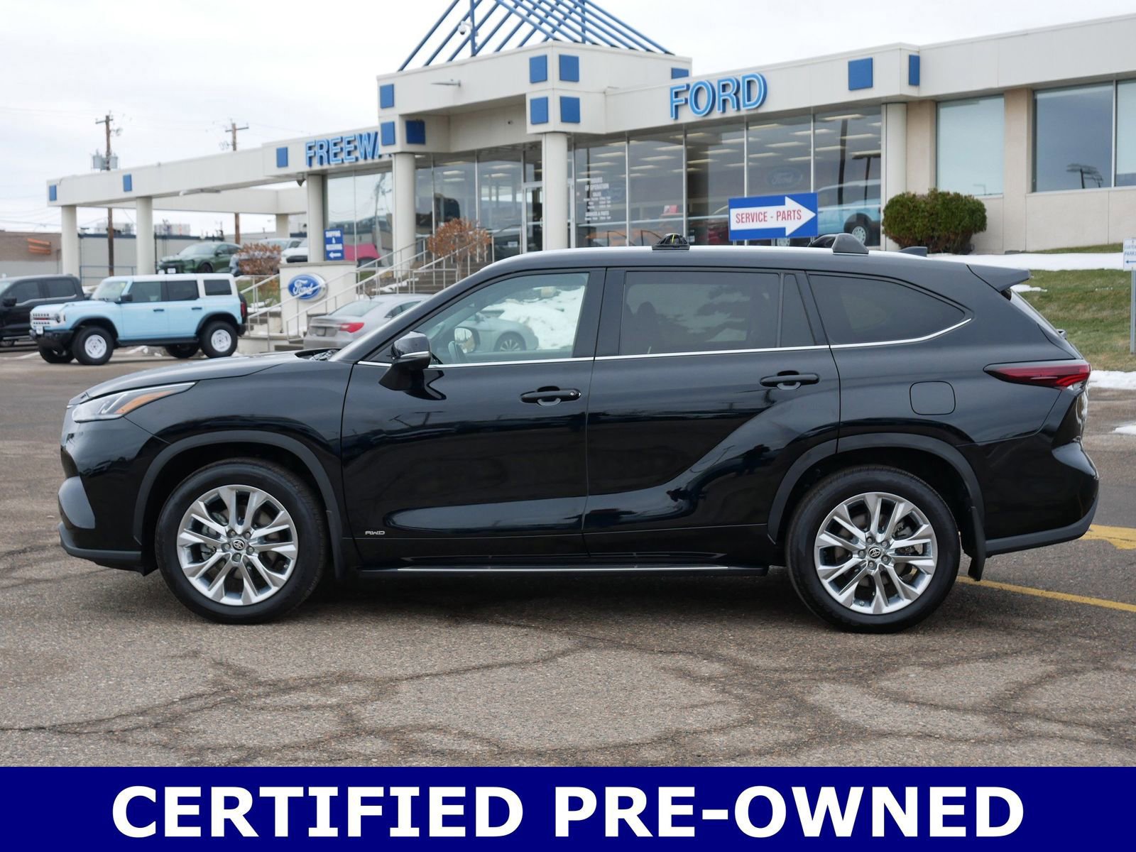 Used 2024 Toyota Highlander Limited image 7