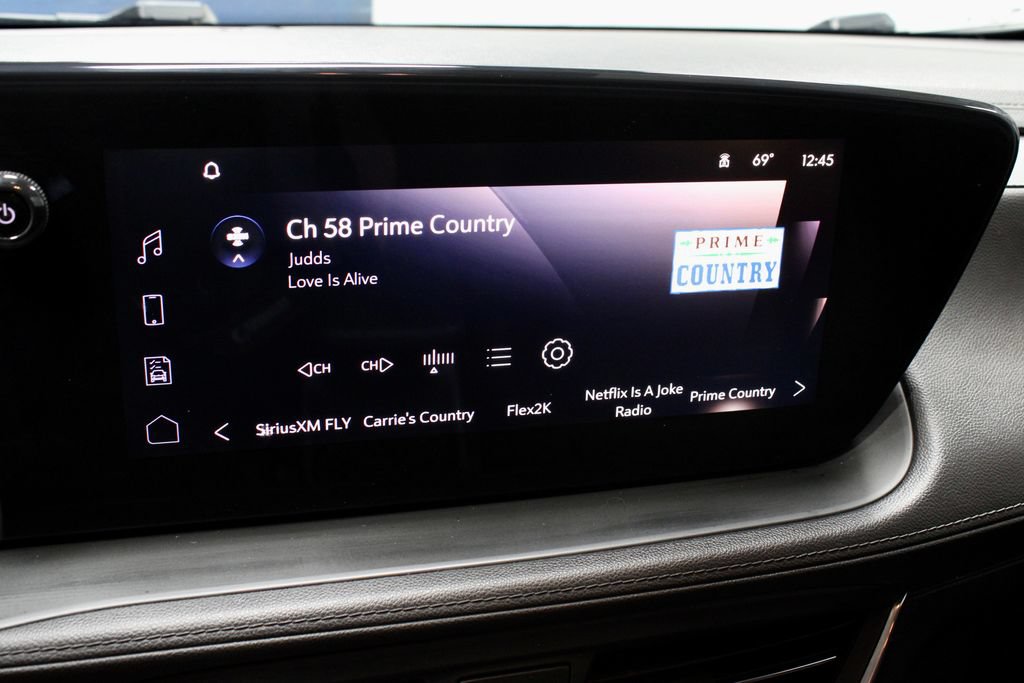 Used 2024 Buick Encore GX Sport Touring w/ Advanced Technology Package AWD/4WD image 3