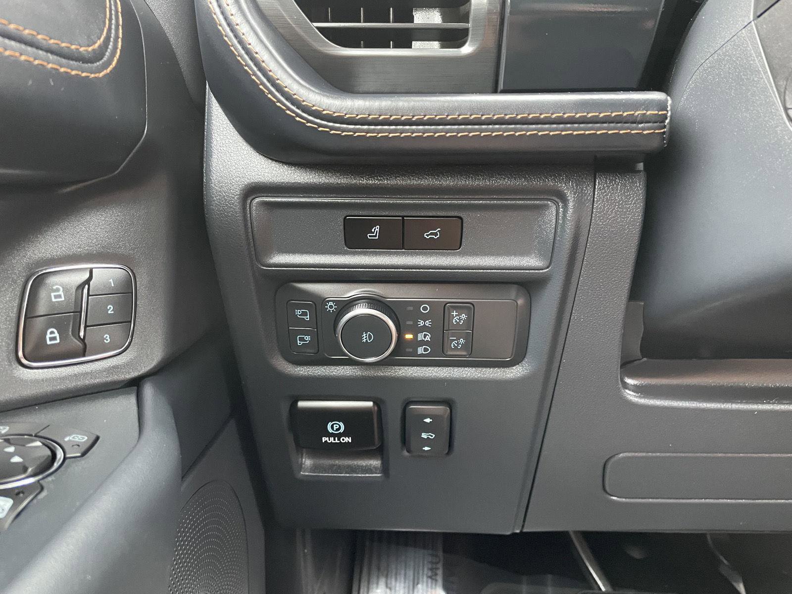 Certified 2023 Ford Expedition Platinum AWD/4WD image 16