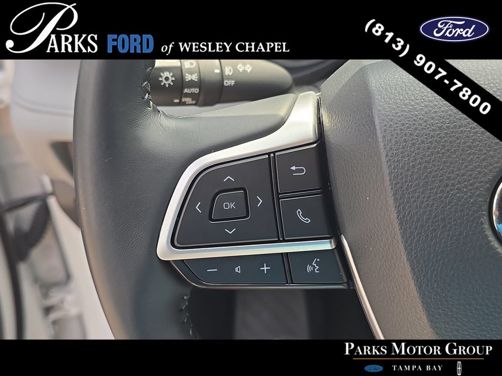 Used 2022 Toyota Highlander XLE FWD image 32
