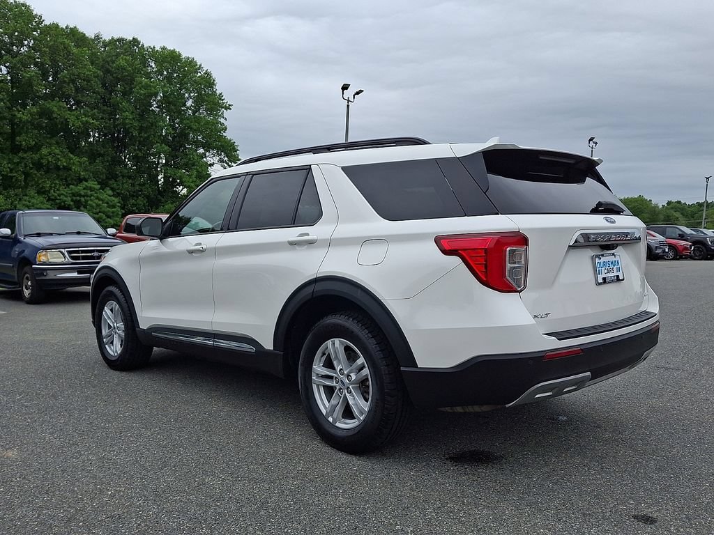 Certified 2023 Ford Explorer XLT w/ Equipment Group 202A AWD/4WD image 4