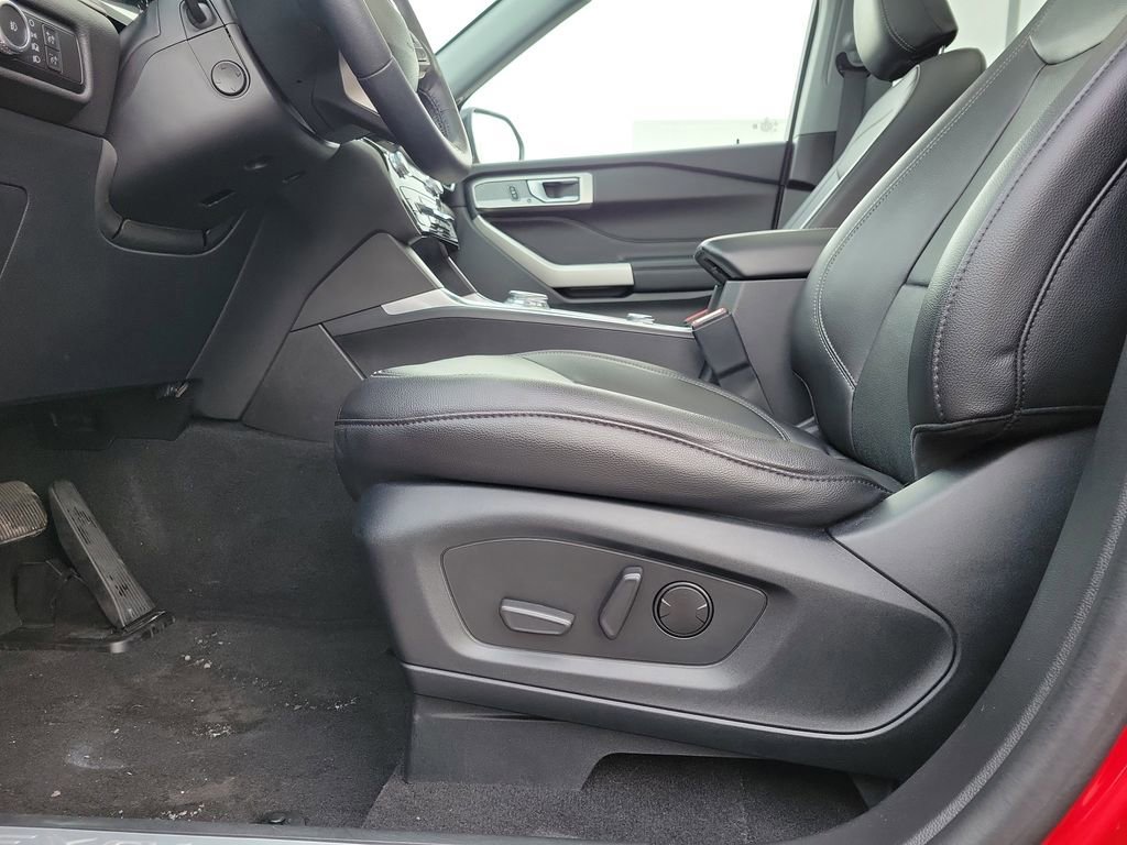 Certified 2023 Ford Explorer Limited w/ Equipment Group 301A image 17