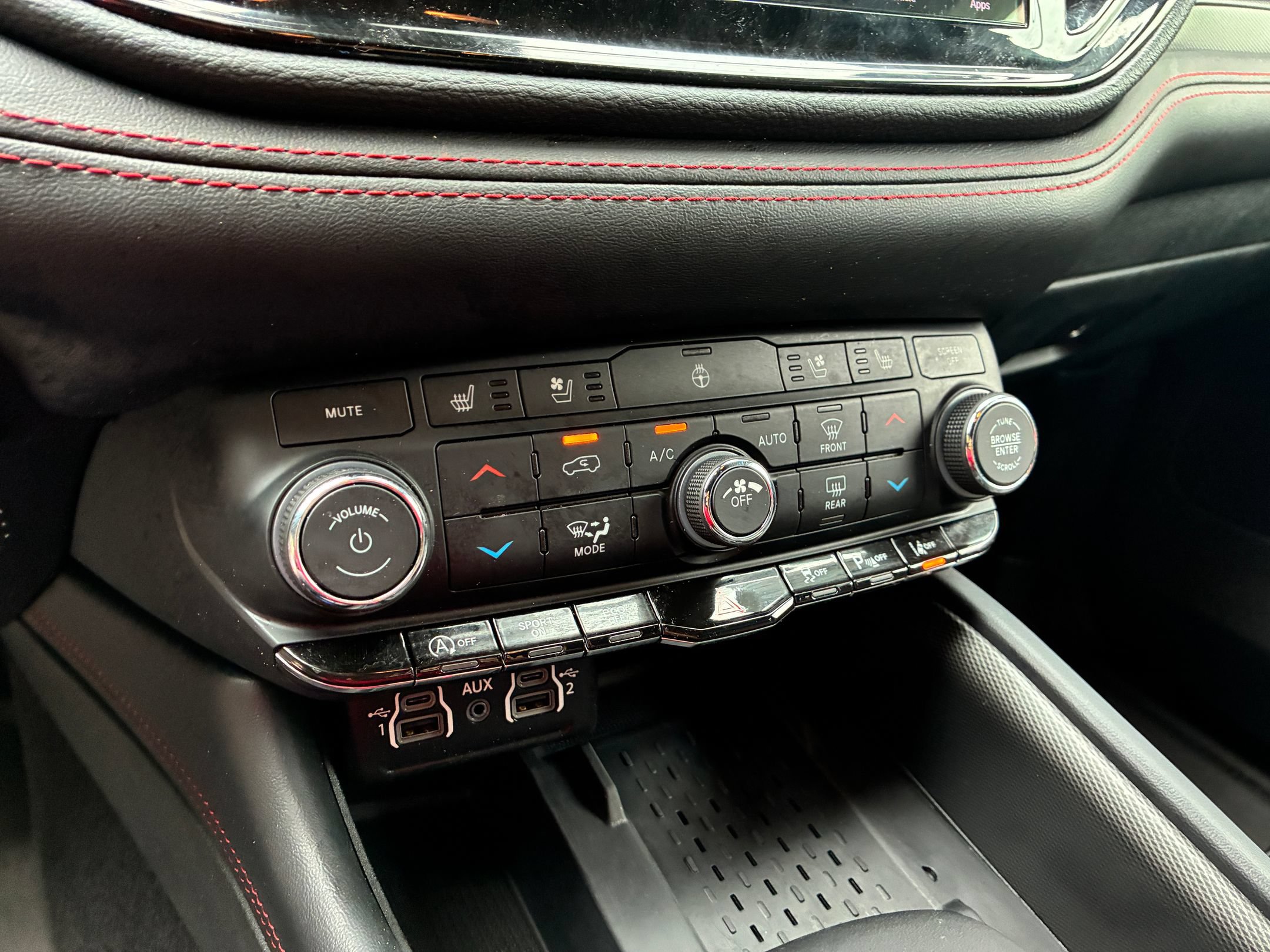 Used 2025 Dodge Durango GT AWD/4WD image 21
