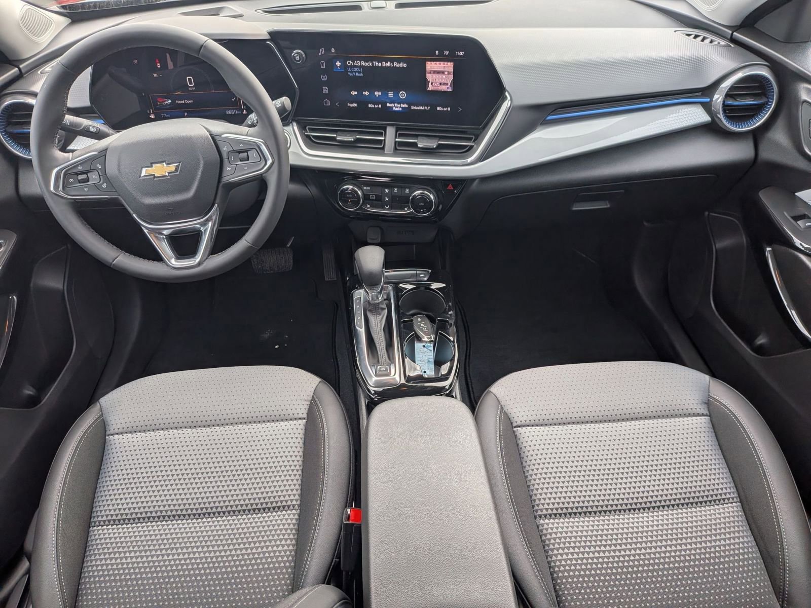 Used 2024 Chevrolet Trax LT w/ Driver Confidence Package FWD image 26