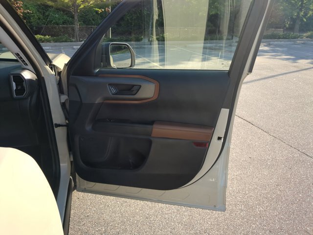 Certified 2025 Ford Bronco Sport Outer Banks w/ Outer Banks Tech Package+ AWD/4WD image 35