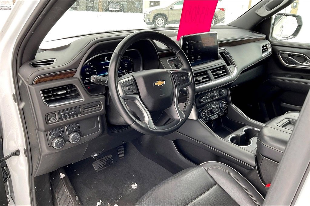 Used 2023 Chevrolet Suburban Premier image 7