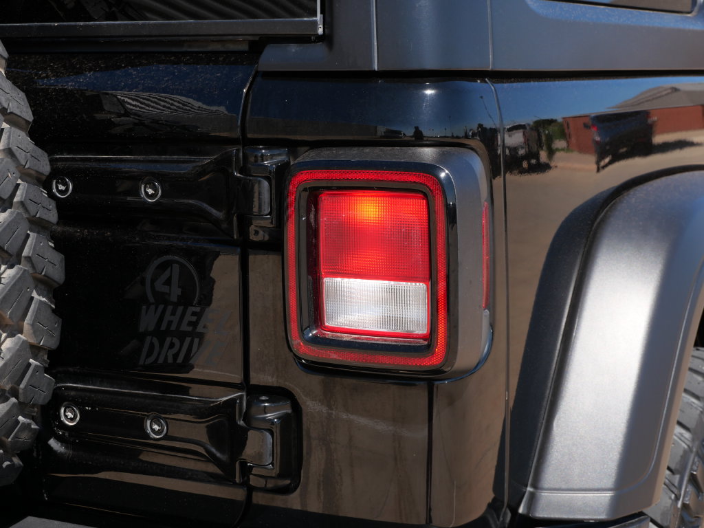 Used 2022 Jeep Wrangler Unlimited Sport AWD/4WD image 9
