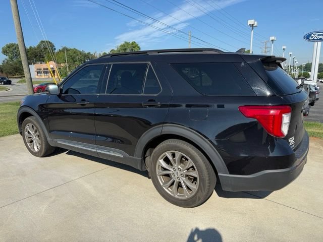 Certified 2022 Ford Explorer XLT w/ Equipment Group 202A RWD image 8