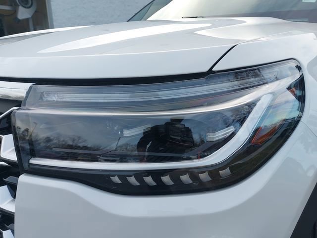 Certified 2025 Ford Explorer Platinum w/ Ultimate Package image 30