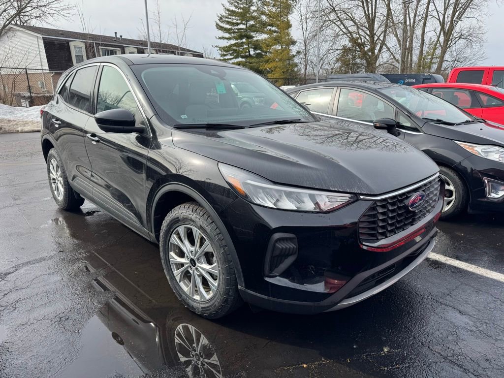 Certified 2023 Ford Escape Active w/ Tech Pack #2 image 1