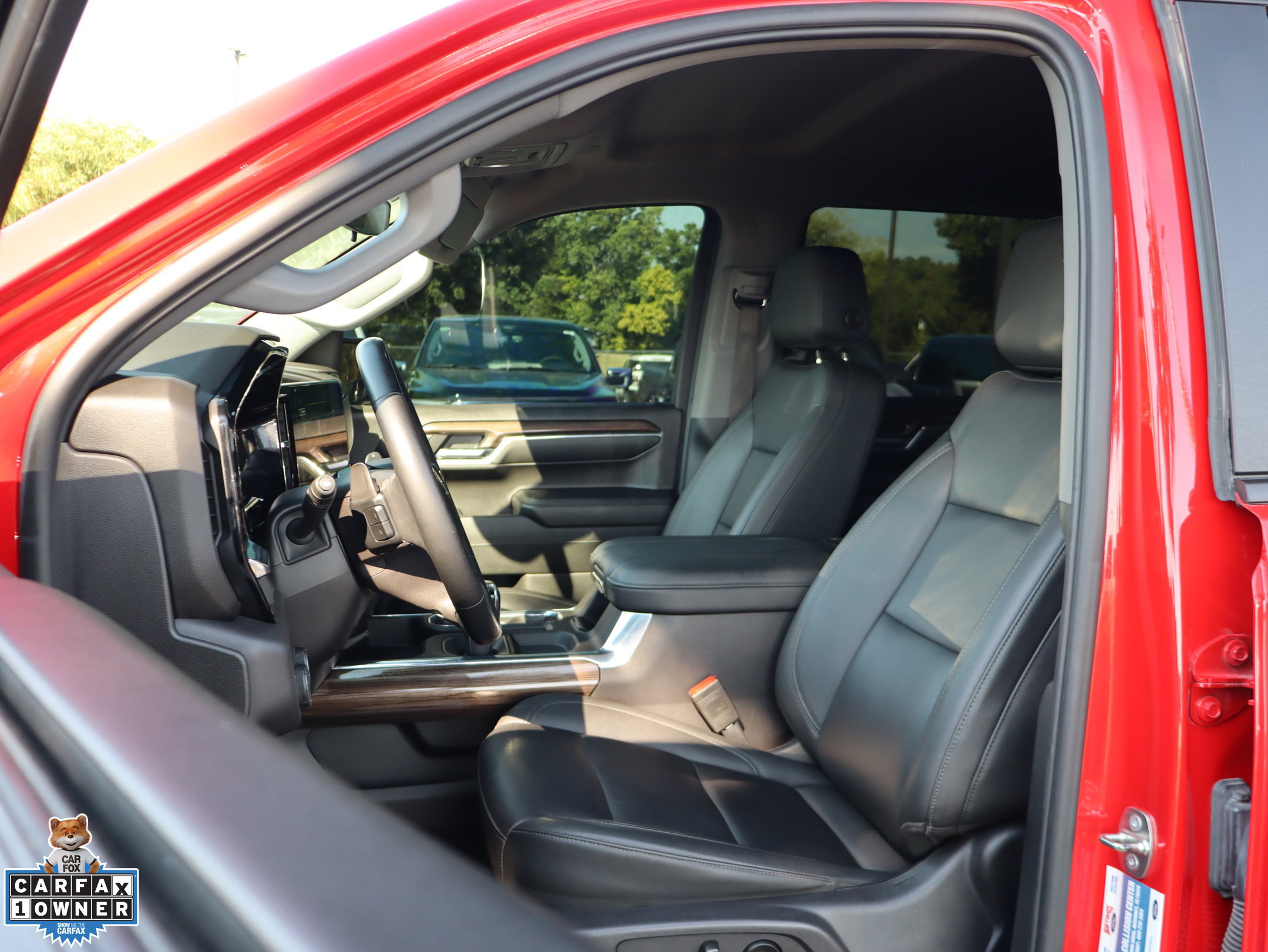 Used 2024 Chevrolet Silverado 1500 LT Trail Boss w/ Convenience Package II AWD/4WD image 12