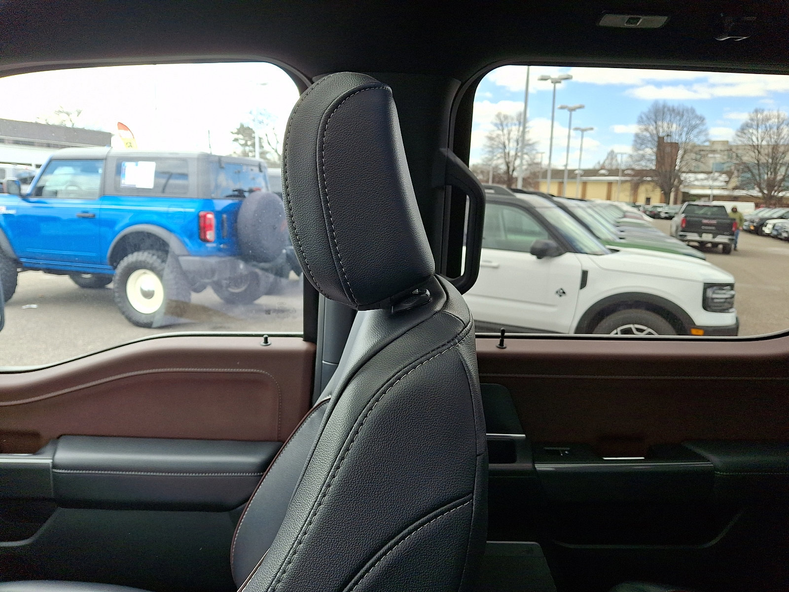 Certified 2023 Ford F150 Lariat w/ Equipment Group 502A High image 17