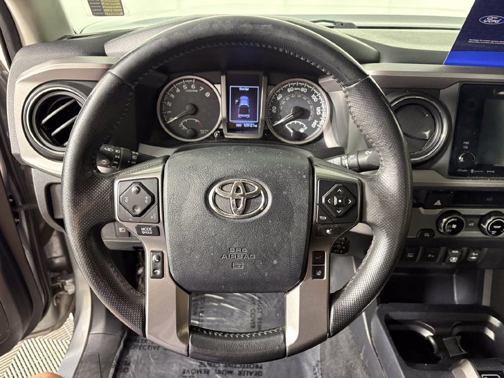 Used 2018 Toyota Tacoma SR5 RWD image 14
